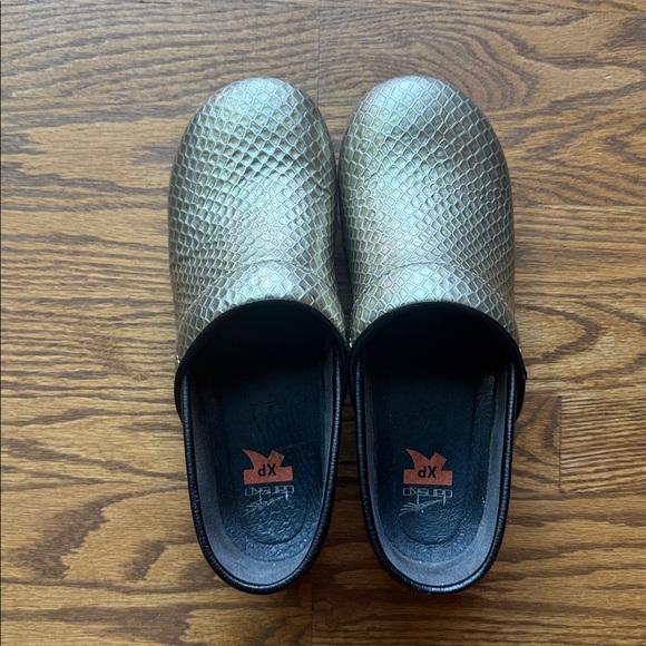 Dansko XP Gold Python Clogs Nearly New - Picture 8 of 8